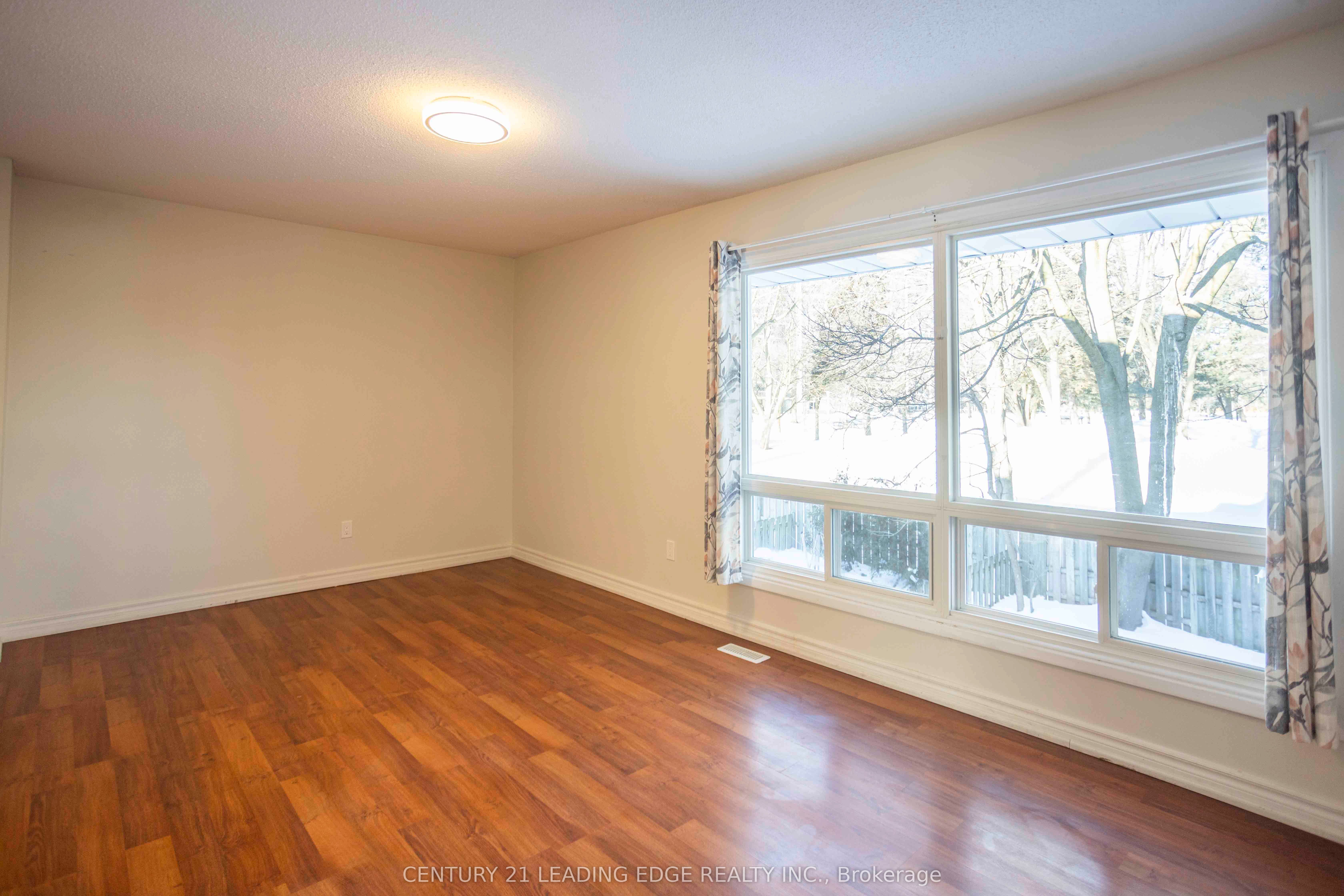 915 Inverhouse Drive 15