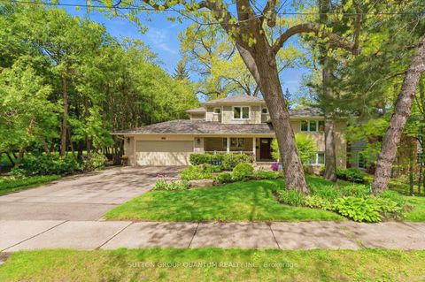 347 Pinetree Way Mississauga ON L5G 2R4