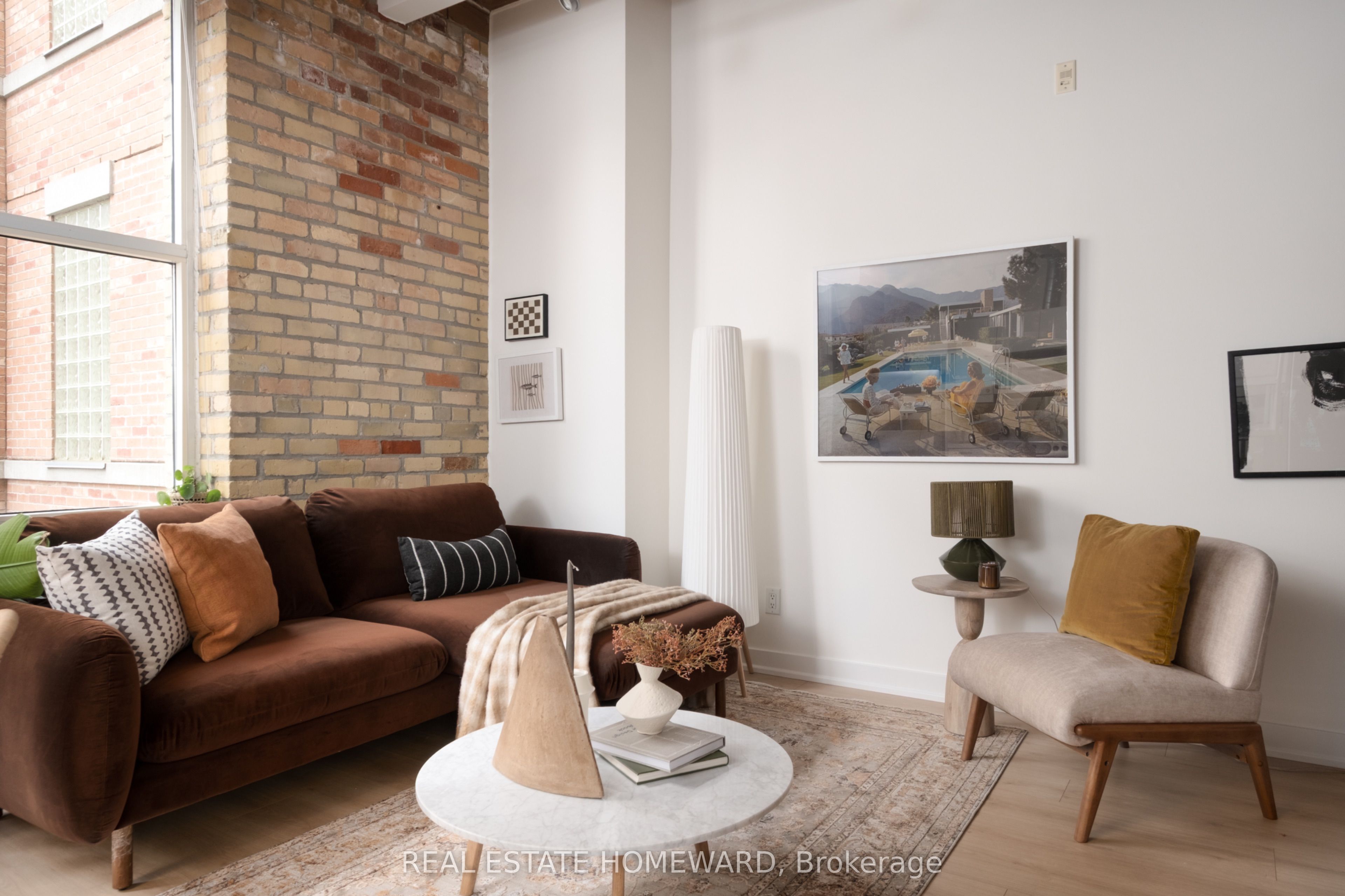 955 Queen Street W 321