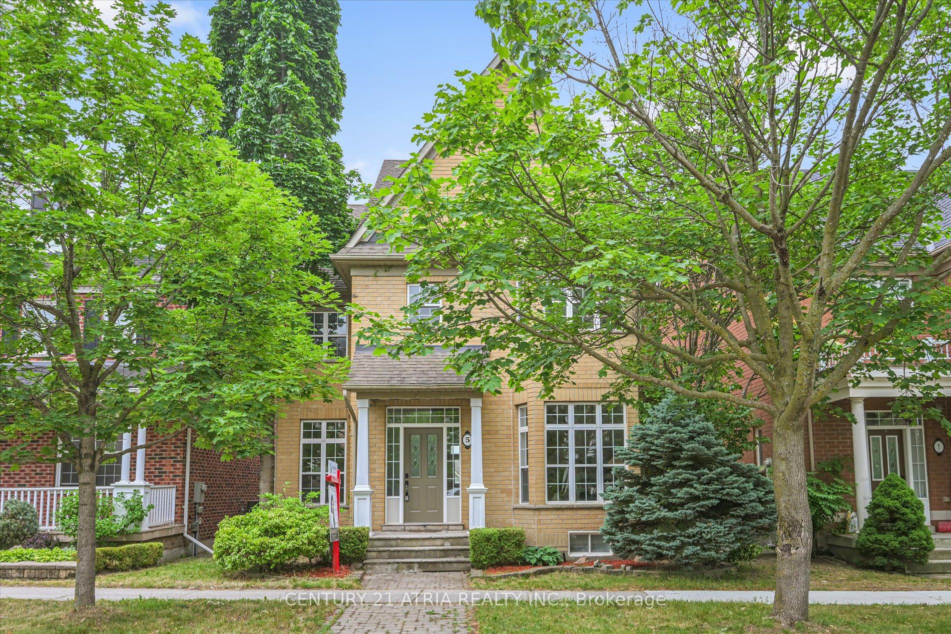 5 Angus Glen Boulevard