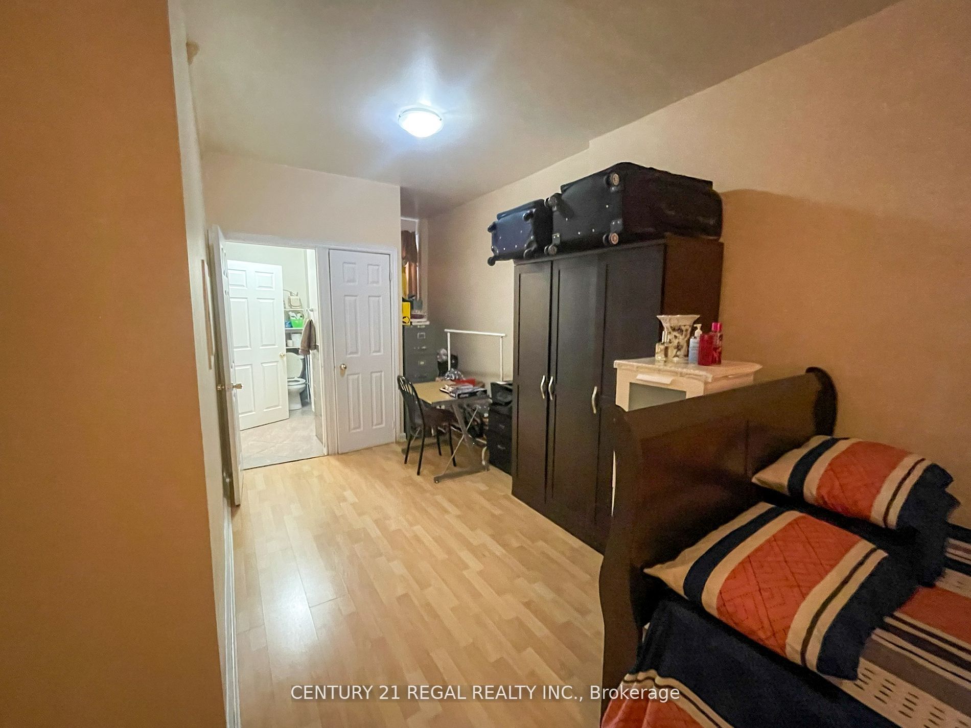 1281 Queen Street W