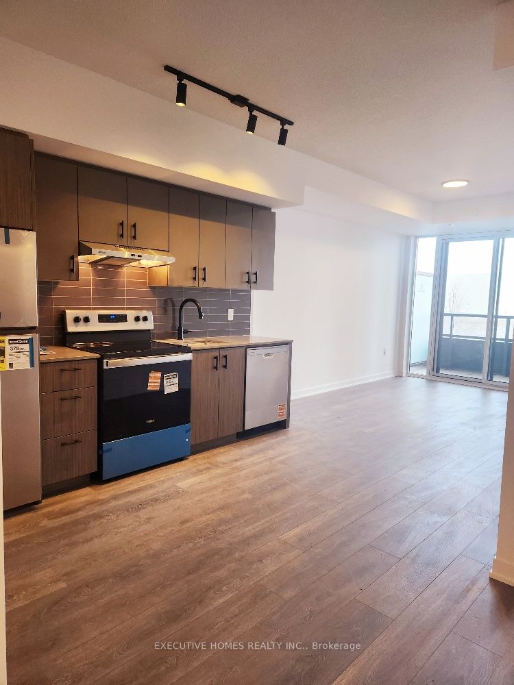 4878 Powers Common 215