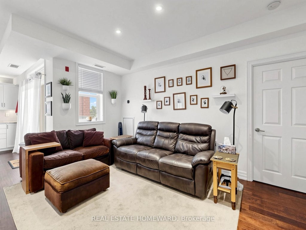 Photo of 15450 Yonge Street #309, Aurora, ON L4G 0K1 (MLS # N13763932)