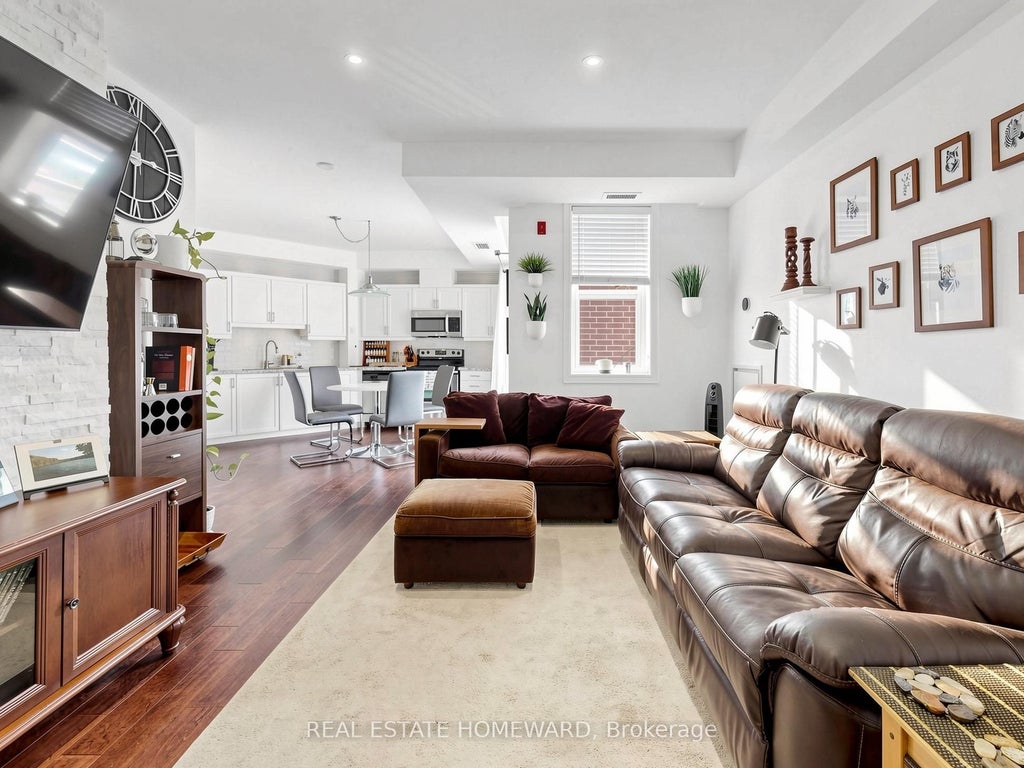 Photo of 15450 Yonge Street #309, Aurora, ON L4G 0K1 (MLS # N13763932)