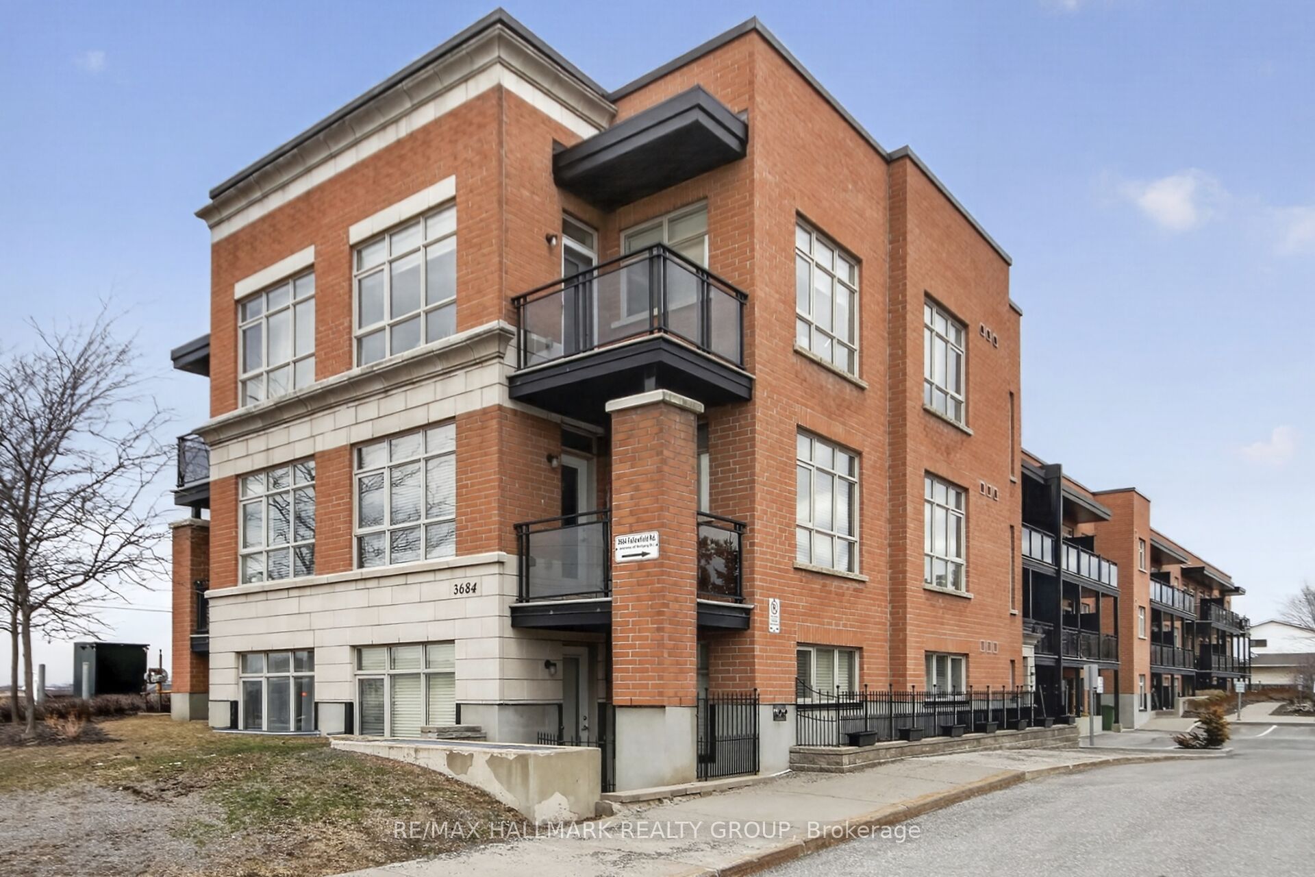 Photo 1 of 23 — 3684 Fallowfield Road 220, Barrhaven, ON K2J 4H3