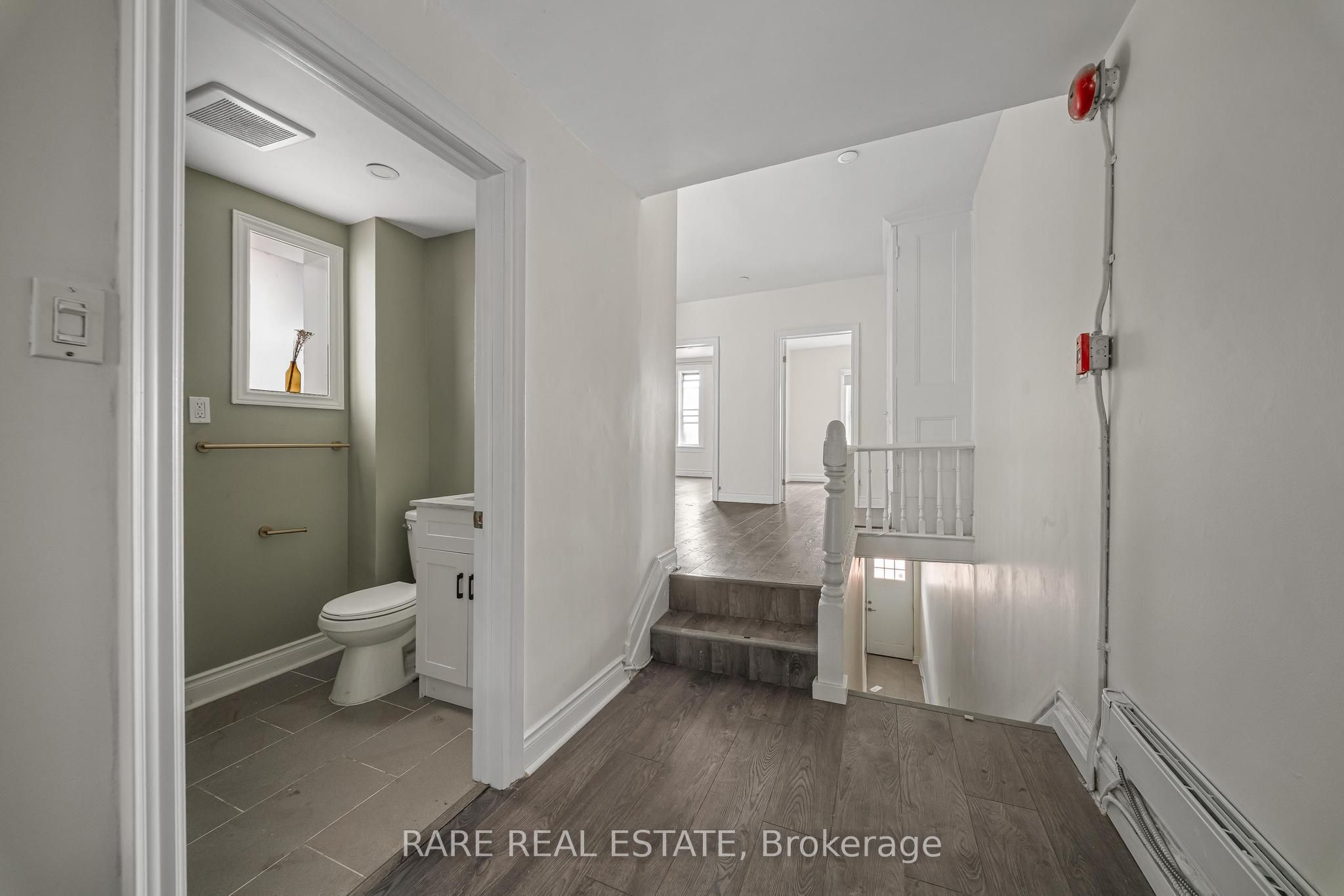 200 Bathurst Street
