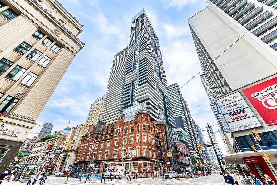 Photo of 7 Grenville Street #2106, Toronto, ON M4Y 0E9 (MLS # C13596326)