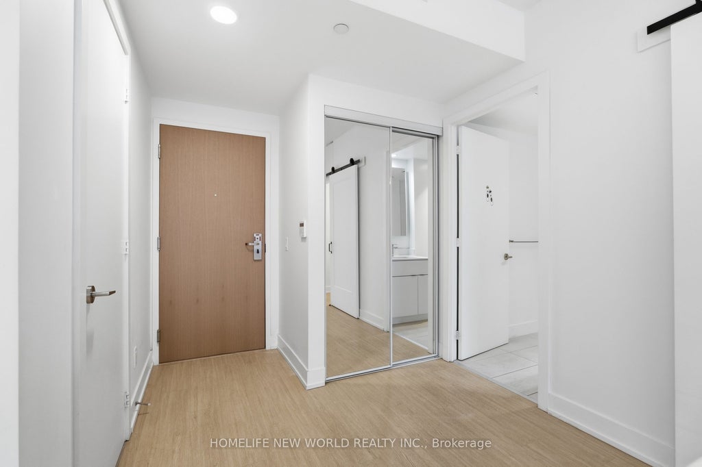 Photo of 7 Grenville Street #2106, Toronto, ON M4Y 0E9 (MLS # C13596326)