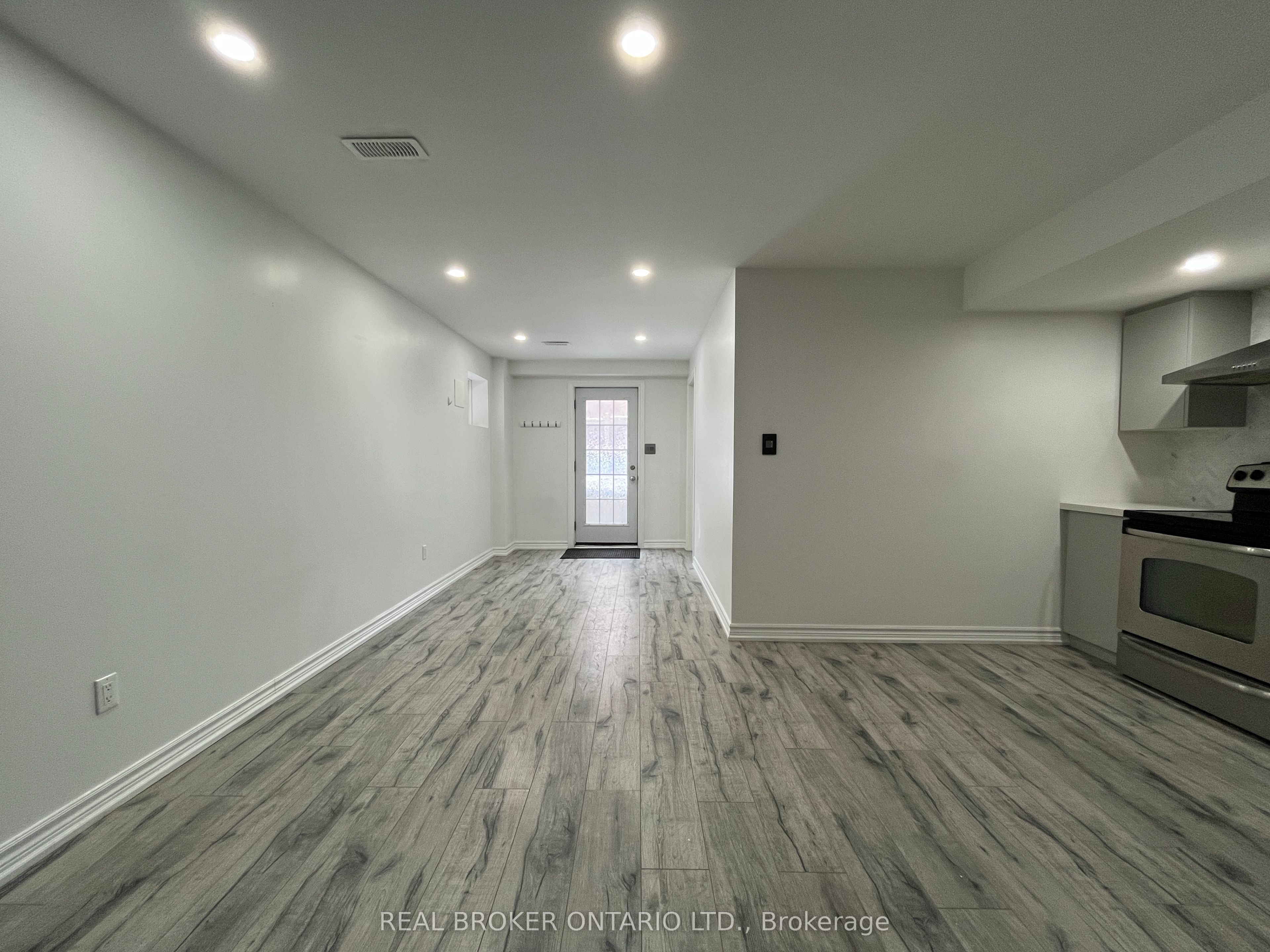 7 Robert Green Crescent BSMT