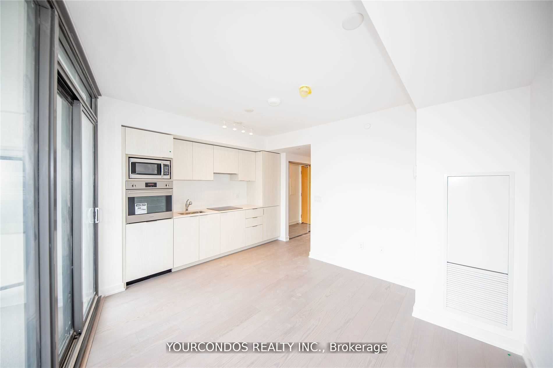 11 Wellesley Street W 912