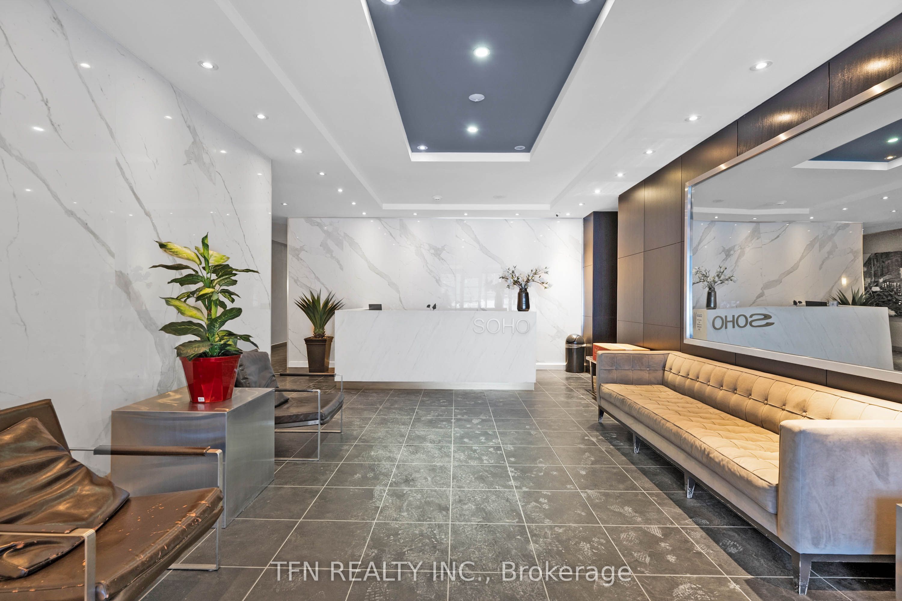 350 Wellington Street W M22