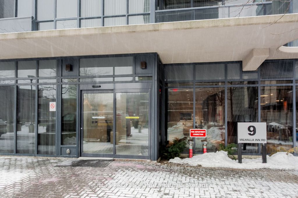 Photo of 9 Valhalla Inn Road #606, Toronto, ON M9B 0B2 (MLS # W12723602)