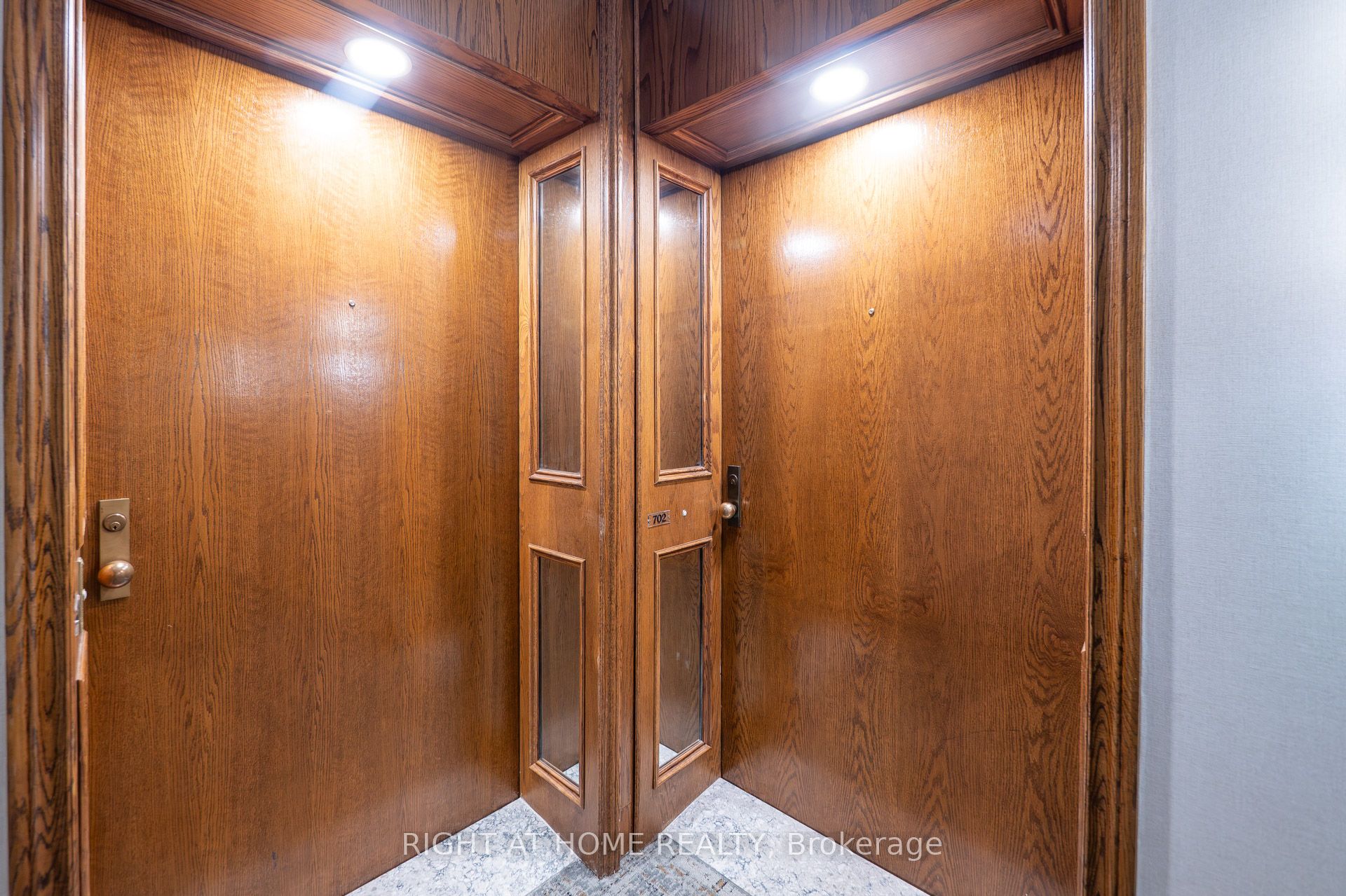 1901 Pilgrims Way 702