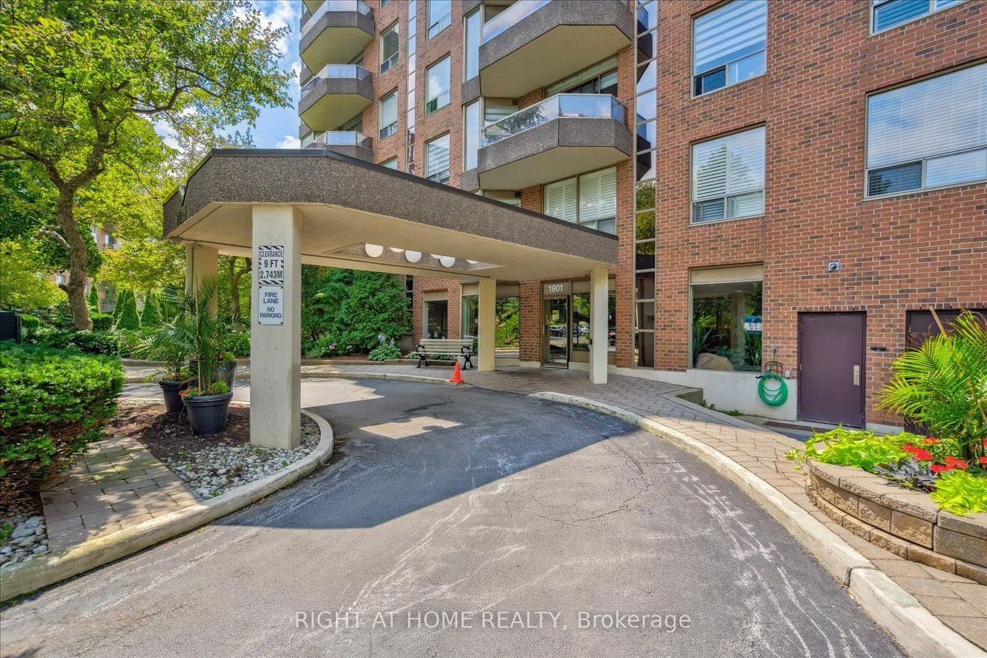 1901 Pilgrims Way 702