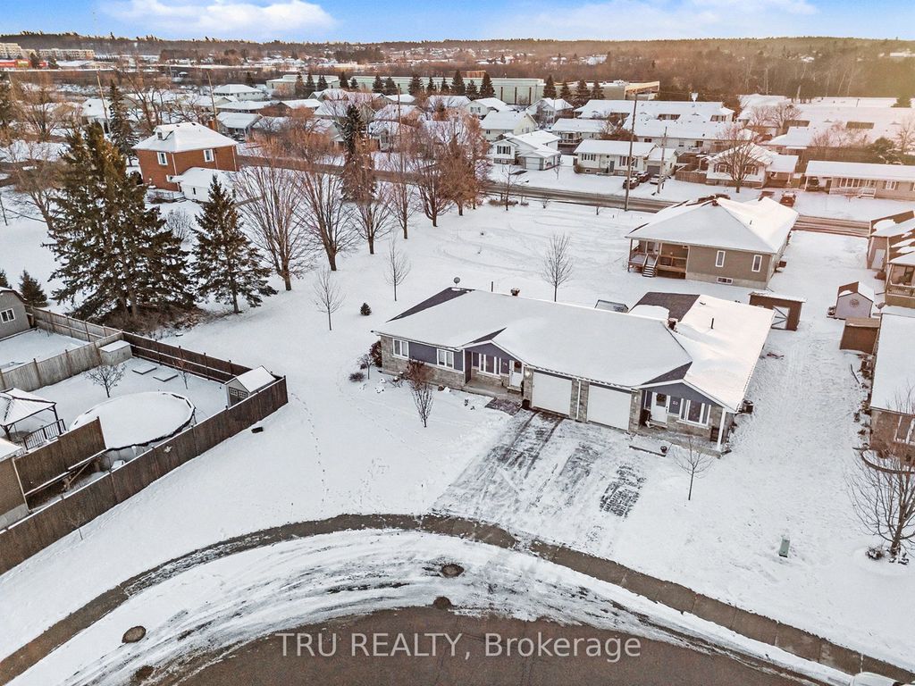 Photo of 24 Otteridge Avenue, Renfrew, ON K7V 0A1 (MLS # X12601328)