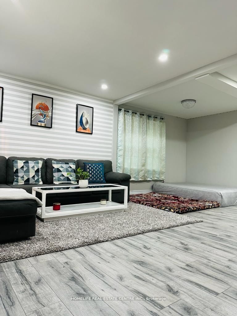 10 Parkwood Drive