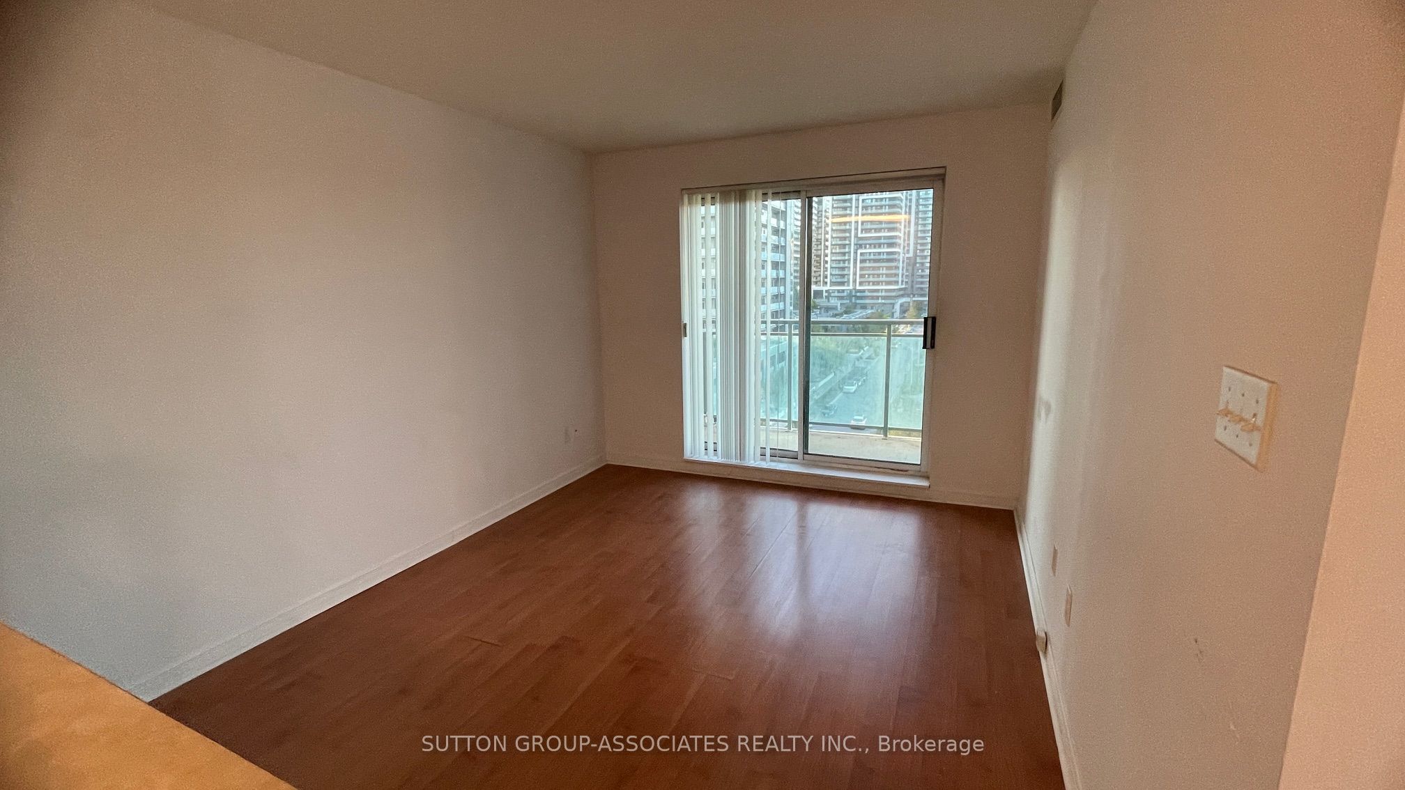 39 Oneida Crescent 710