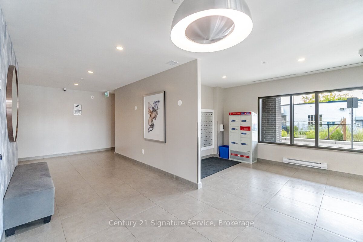 716 Main Street E 911