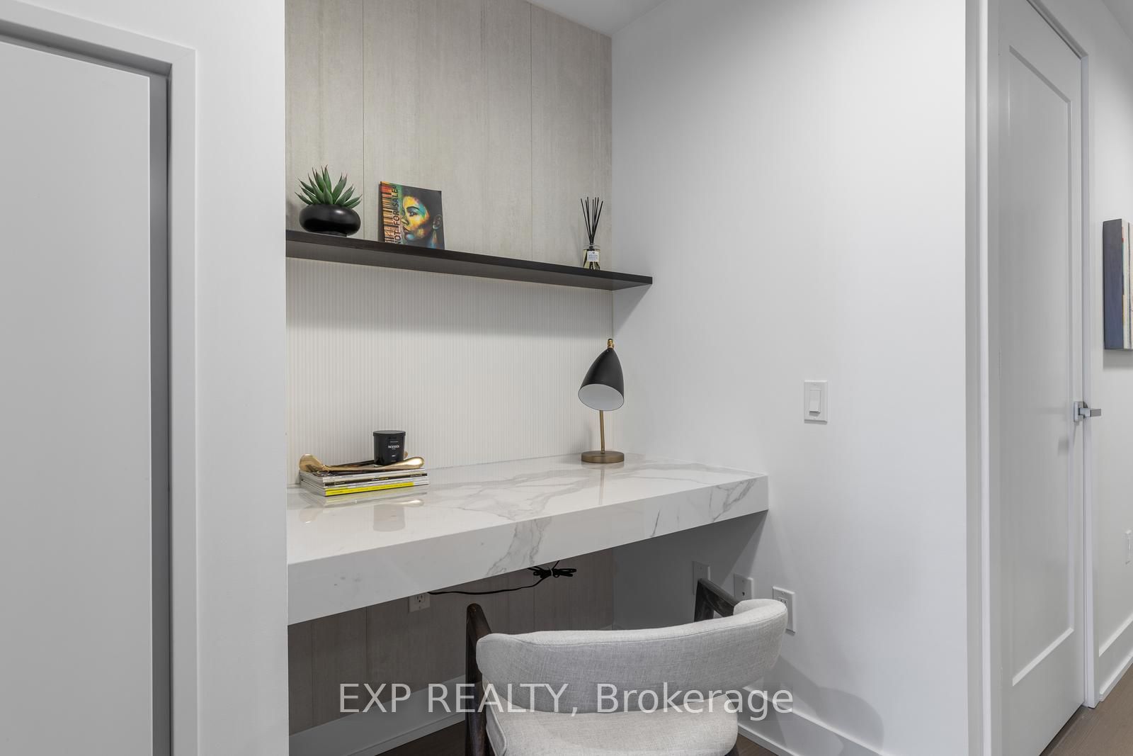 6 Jackes Avenue 408