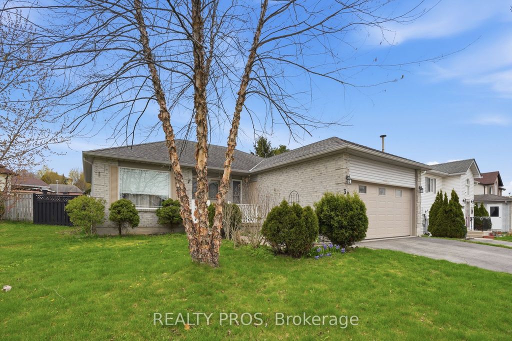 Photo of 38 Pebble Beach Court, Woodstock, ON N4S 8X2 (MLS # X13087494)