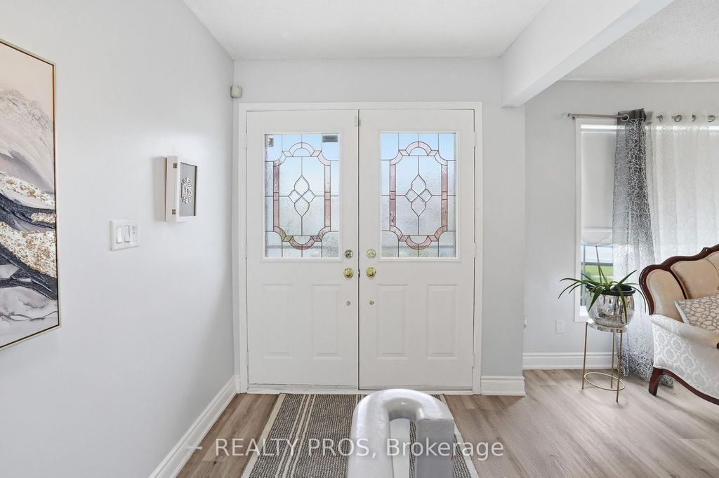 Photo of 38 Pebble Beach Court, Woodstock, ON N4S 8X2 (MLS # X13087494)