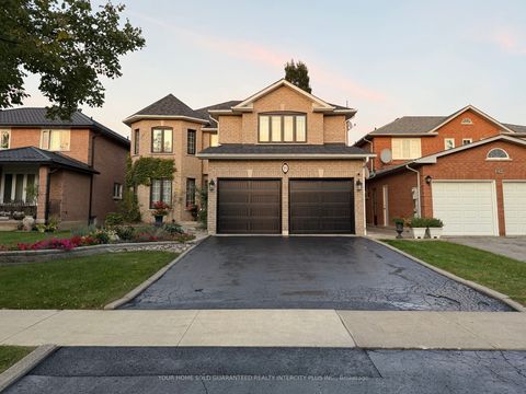 Photo of 19 Mandolin Court, Vaughan, ON L4L 8T9 (MLS # N12456623)