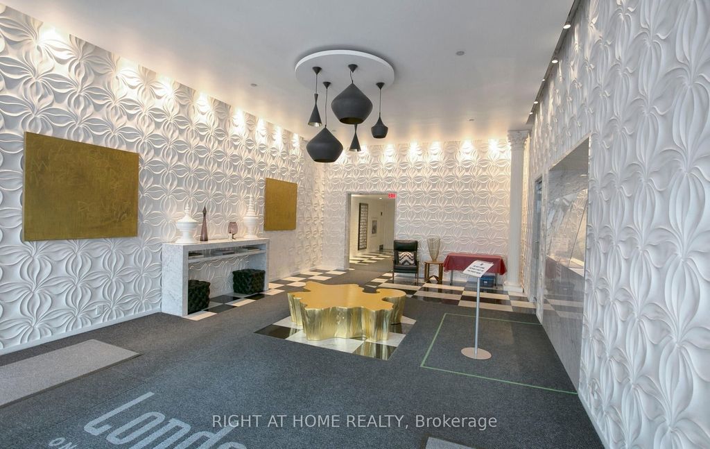 Photo of 1 Scott Street #1409, Toronto, ON M5E 1A1 (MLS # C13109088)