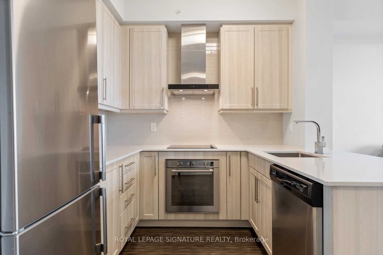 2093 Fairview Street 1606