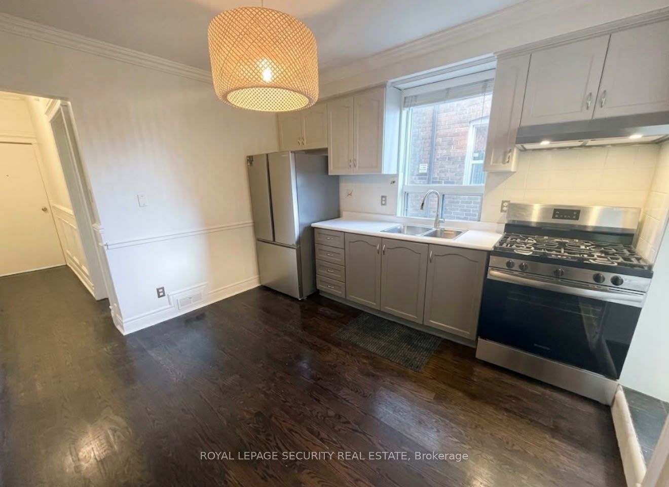 380 Crawford Street Main Floor