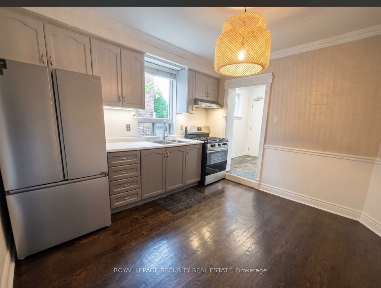 380 Crawford Street Main Floor