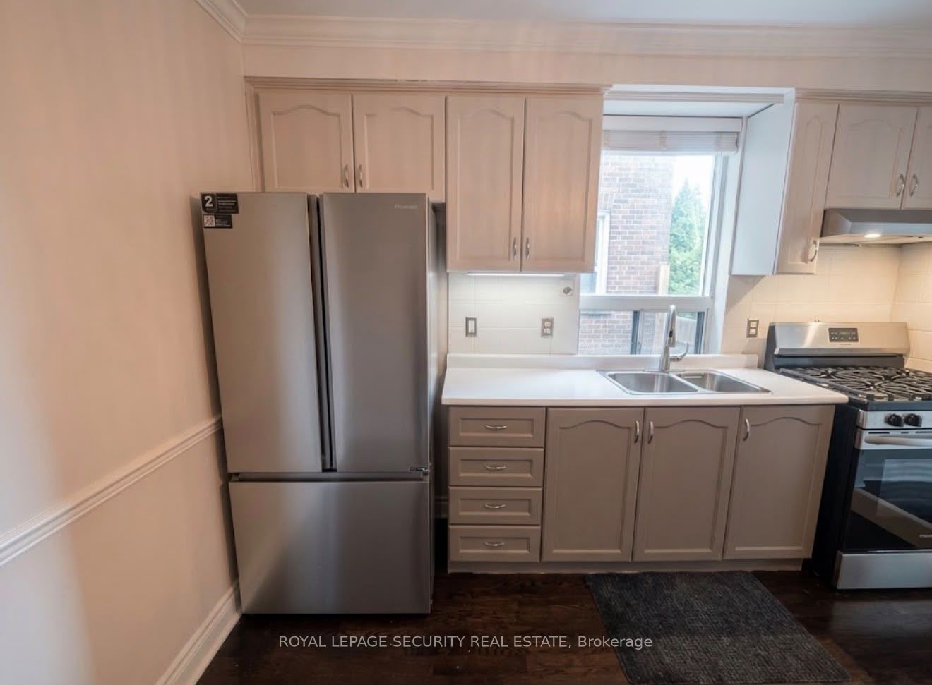 380 Crawford Street Main Floor