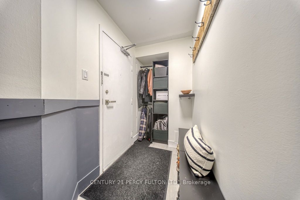 725 King Street W 1201