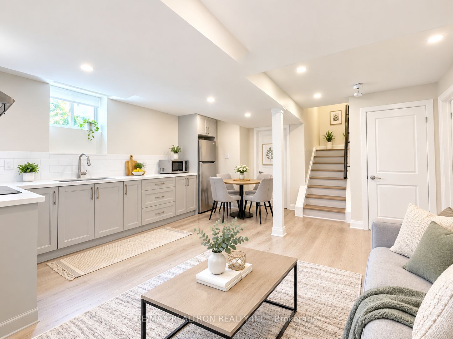 25 Bitola Drive Lower level