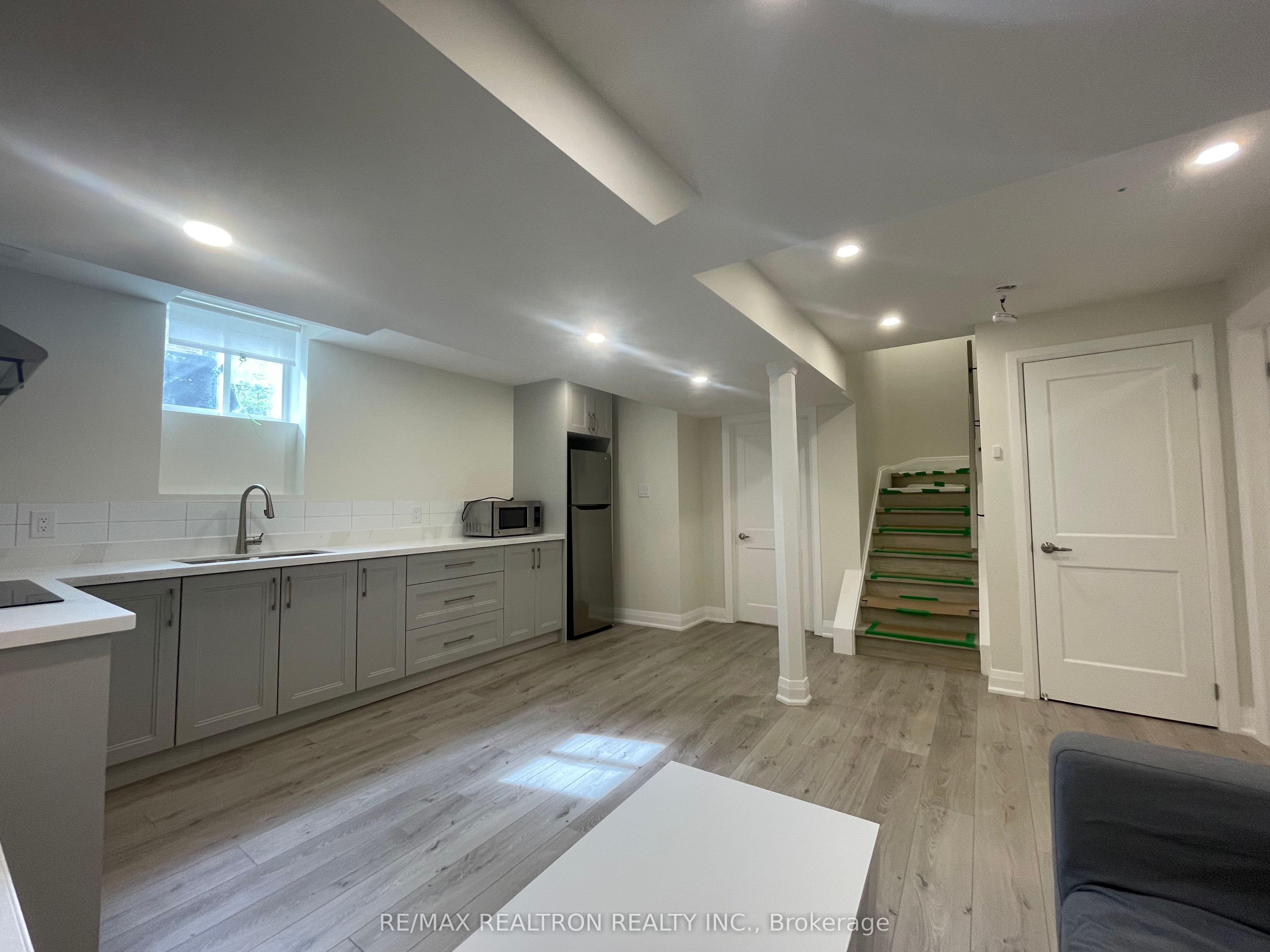 25 Bitola Drive Lower level
