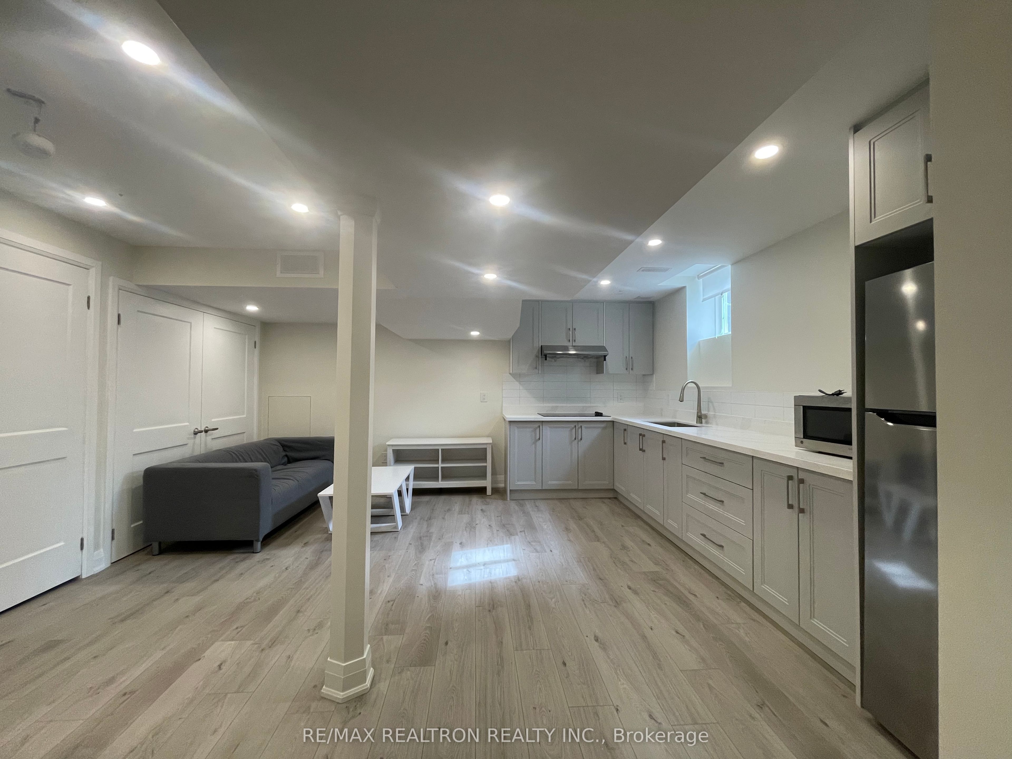25 Bitola Drive Lower level