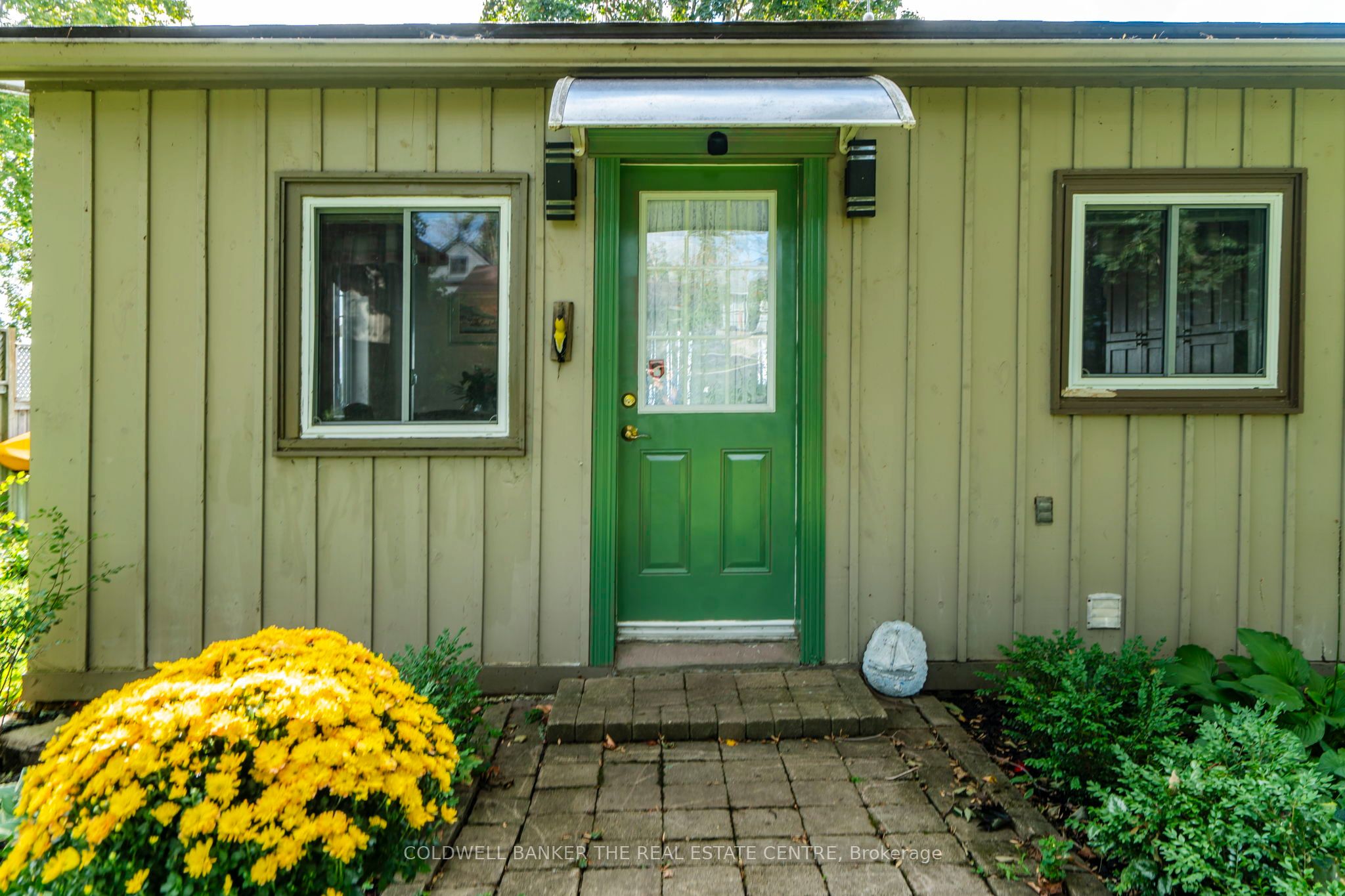 115 Lakeshore Road W
