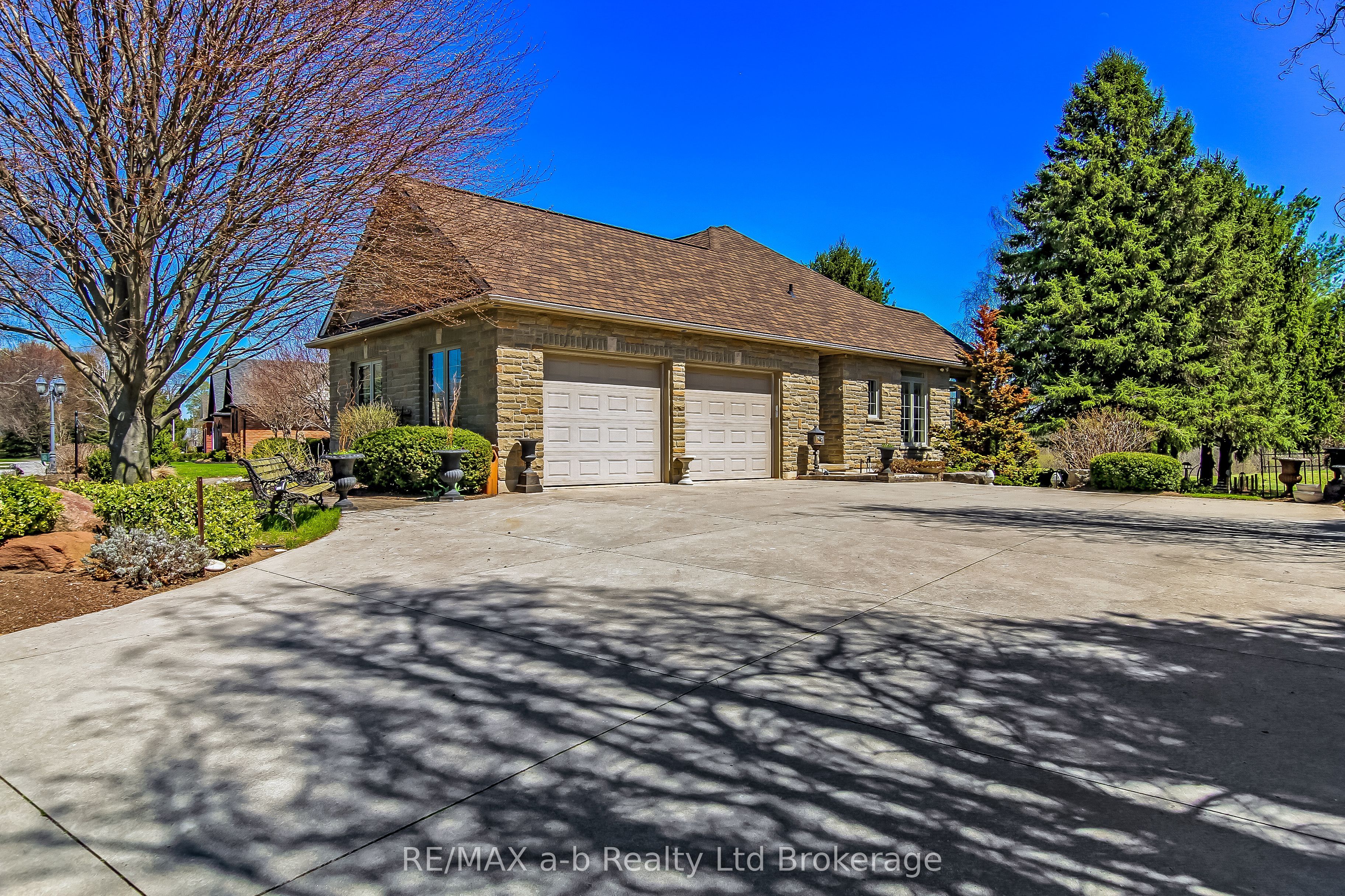 15 Otterview Drive