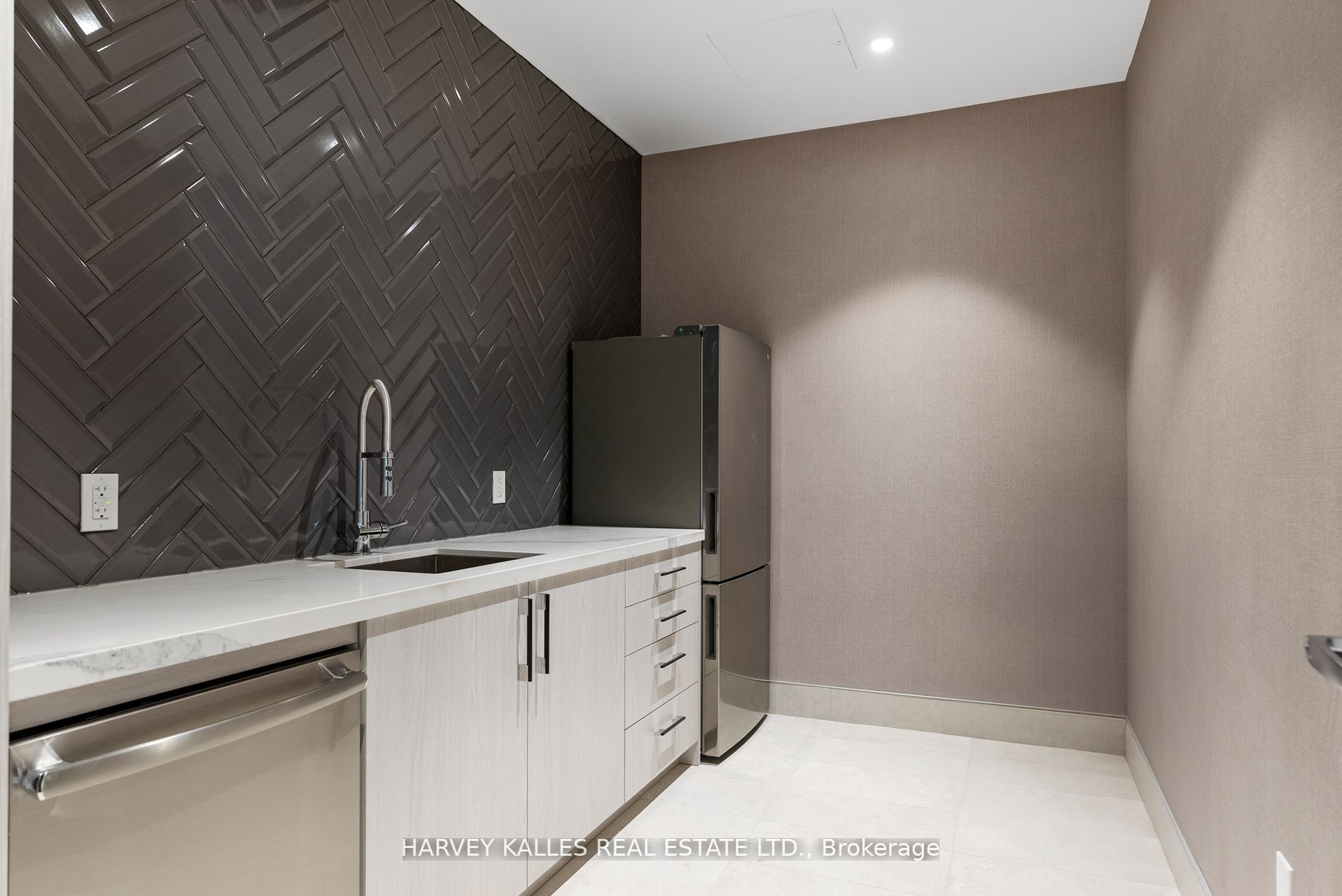 293 The Kingsway N/A 620