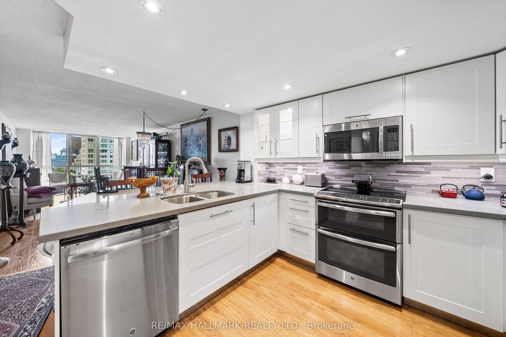 Photo of 15 Maitland Place #906, Toronto, ON M4Y 2X3 (MLS # C12455314)