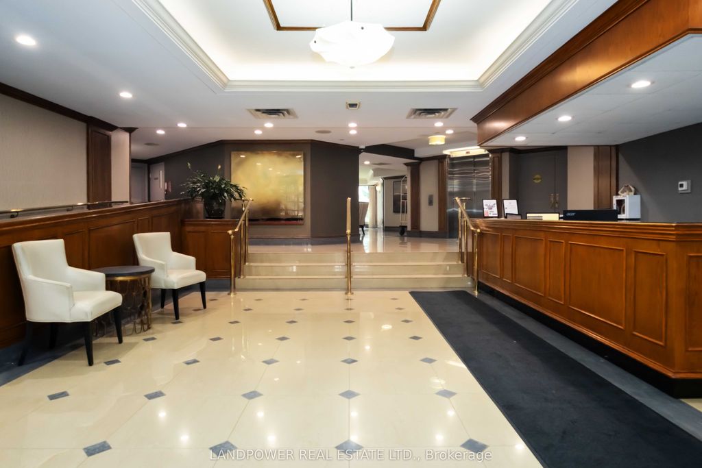 Photo of 18 Concorde Place #718, Toronto, ON M3C 3T9 (MLS # C12822494)