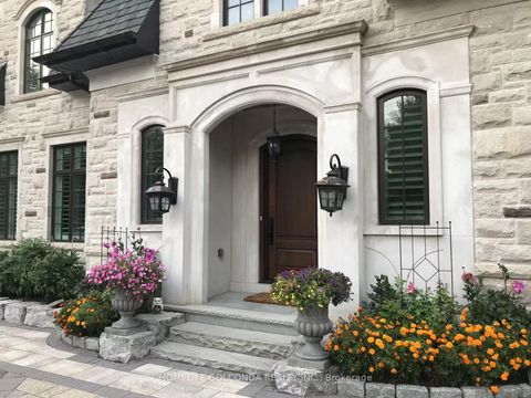 138 Centre Street Vaughan ON L4J 1G4