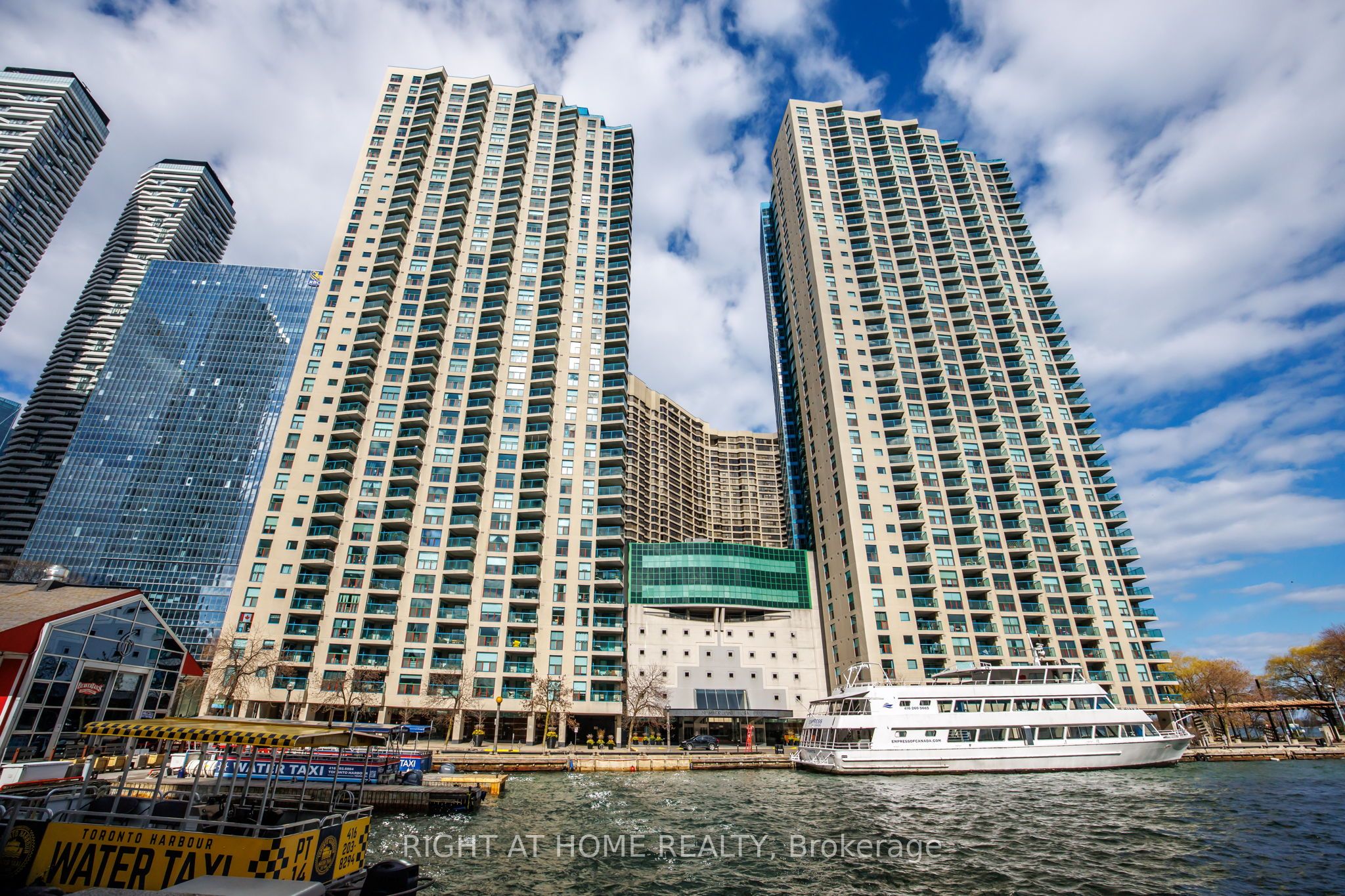 77 Harbour Square 2306
