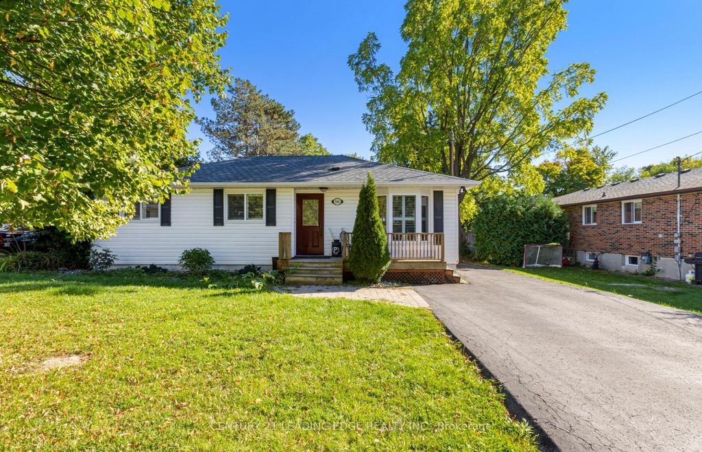 Photo of 344 SOUTH Street, Whitchurch-Stouffville, ON L4A 7W3 (MLS # N12442254)