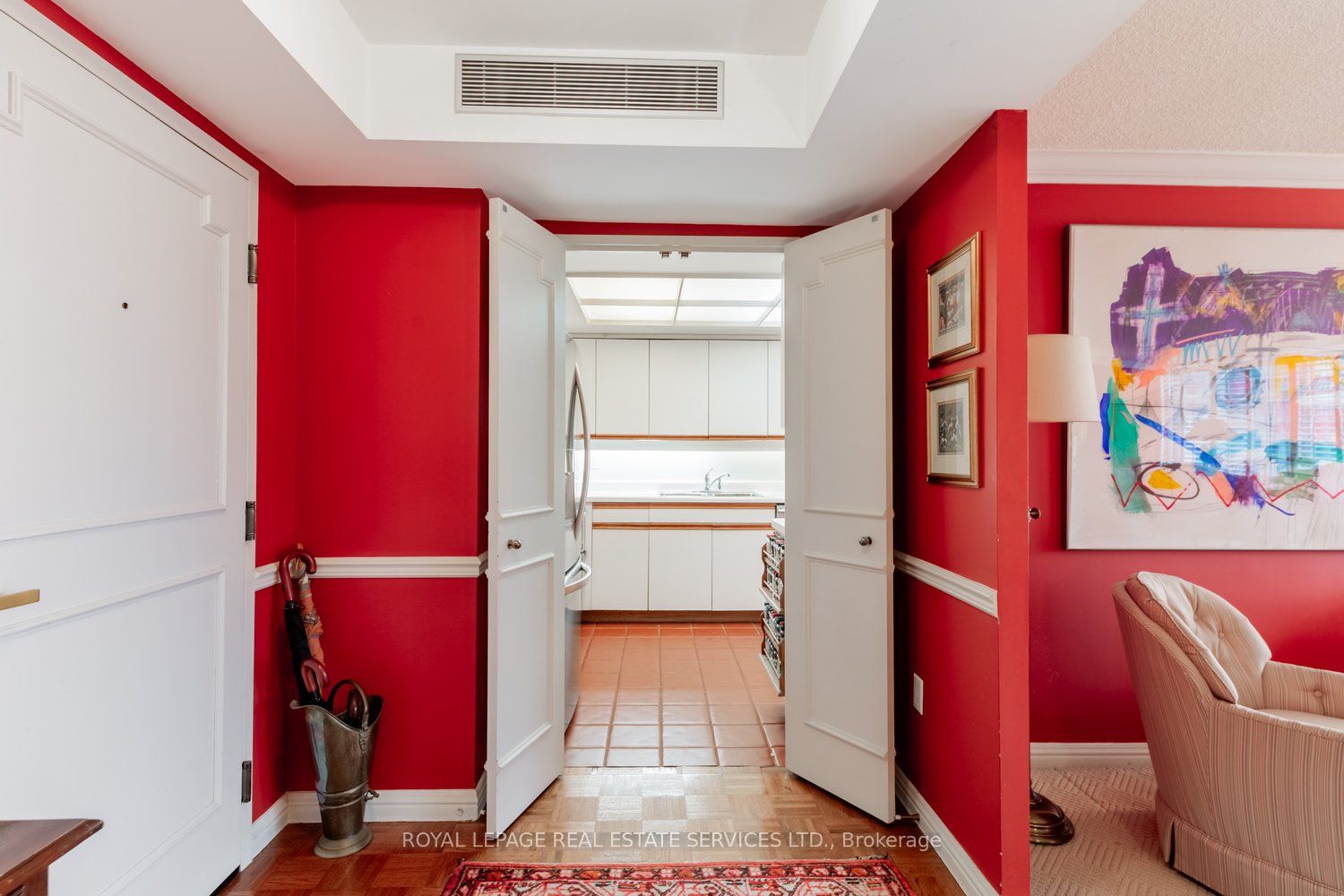 900 Yonge Street 403