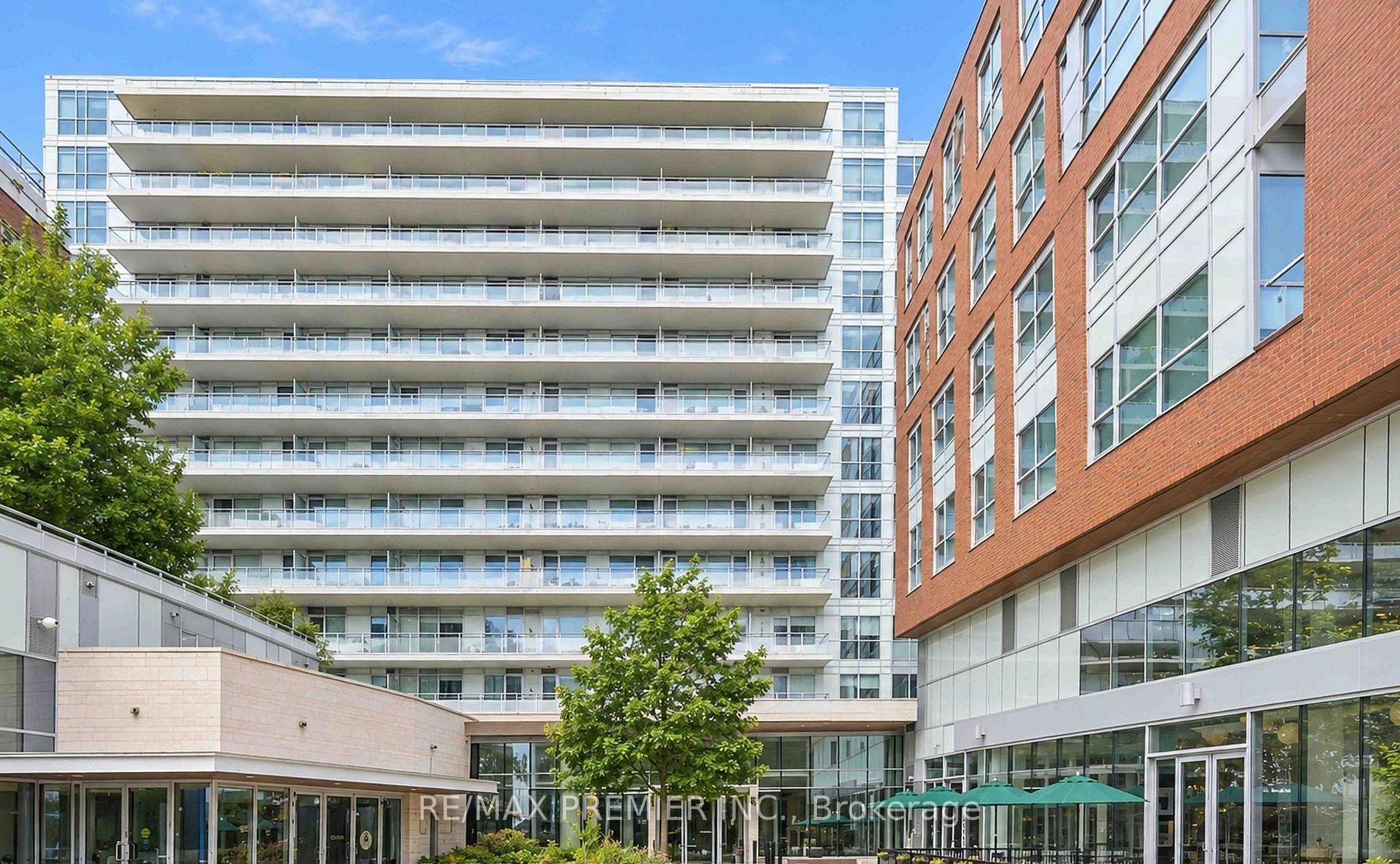 1830 Bloor Street W 416
