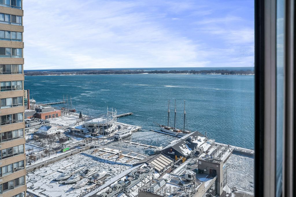 Photo of 270 Queens Quay W #2507, Toronto, ON M5J 2N4 (MLS # C12723792)