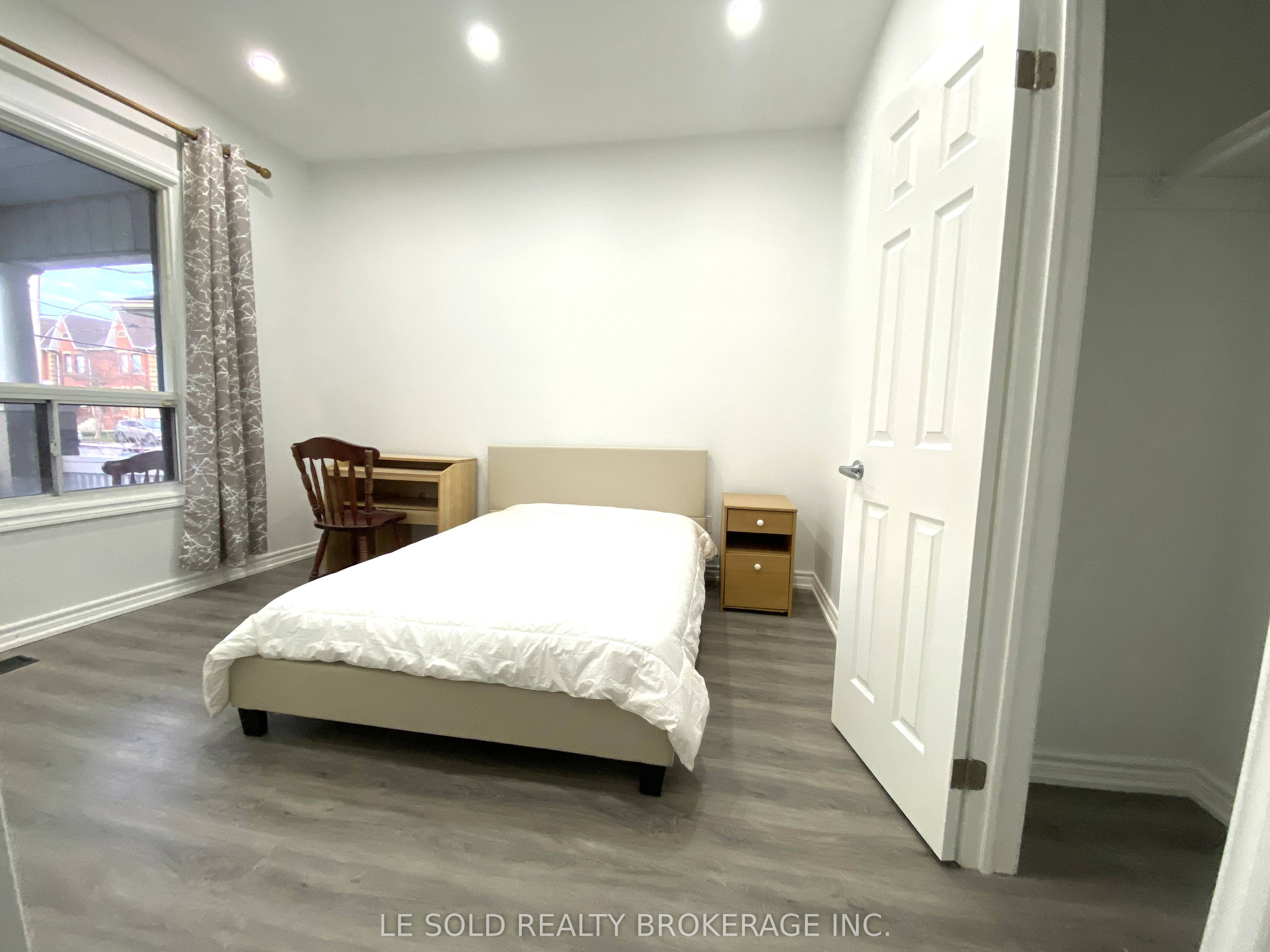 81 Hallam Street Room 103