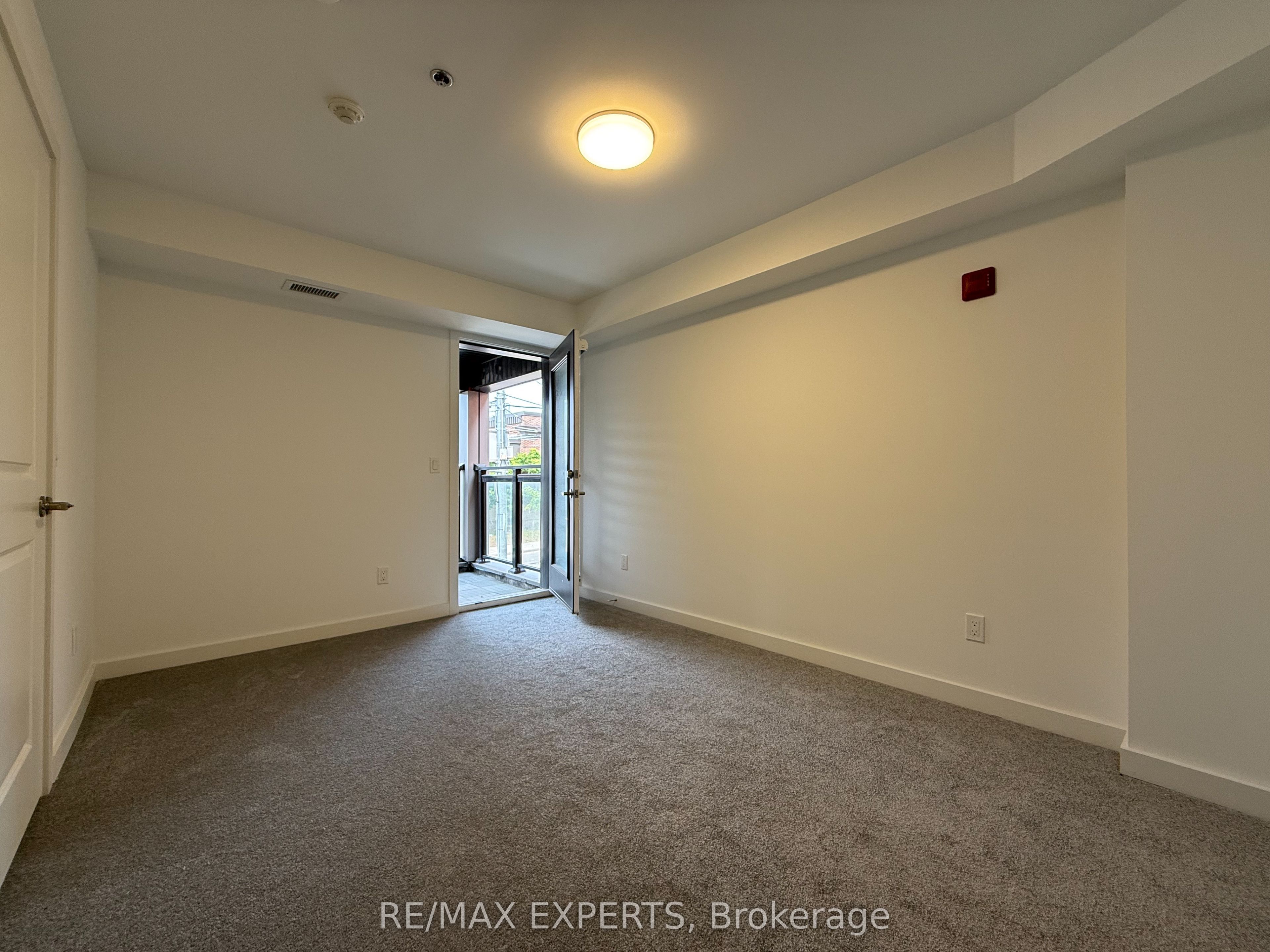45 Connaught Avenue 204