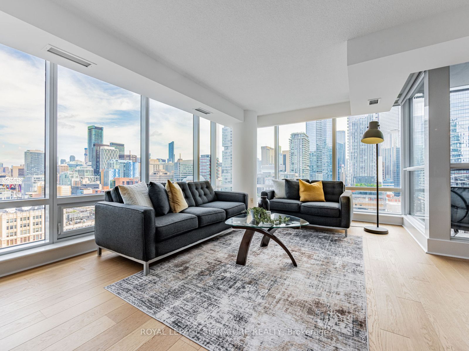 295 Adelaide Street W 1804