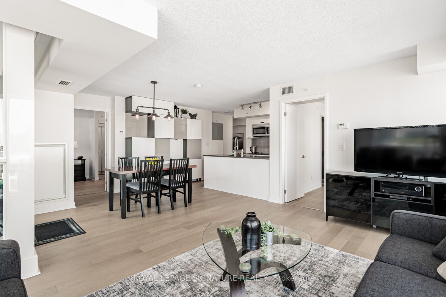 295 Adelaide Street W 1804